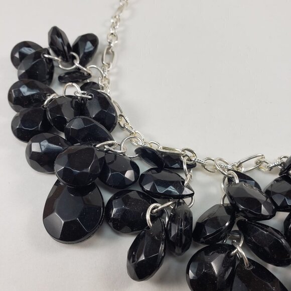 Women's Stunning Polished Silver-tone Cluster of Black beads statement Necklace - Picture 6 of 7
